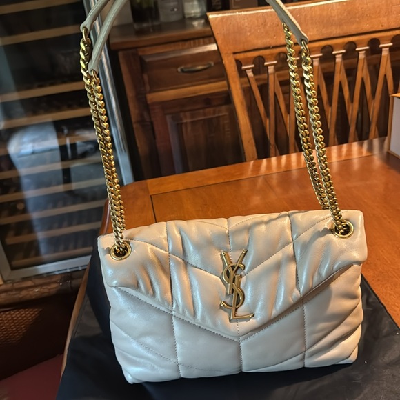 Saint Laurent Cream and Gold Quilted Shoulder Bag - Picture 2 of 6